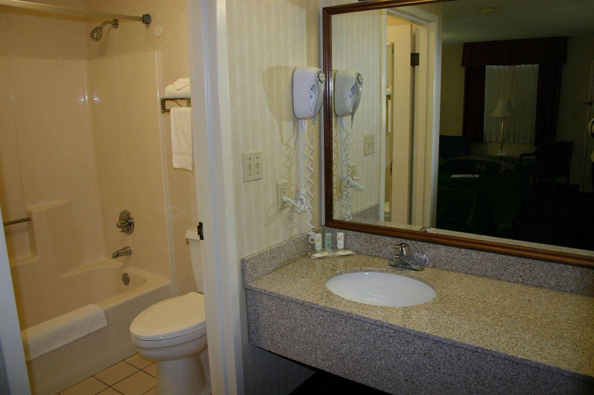 Quality Battlefield Inn 3*